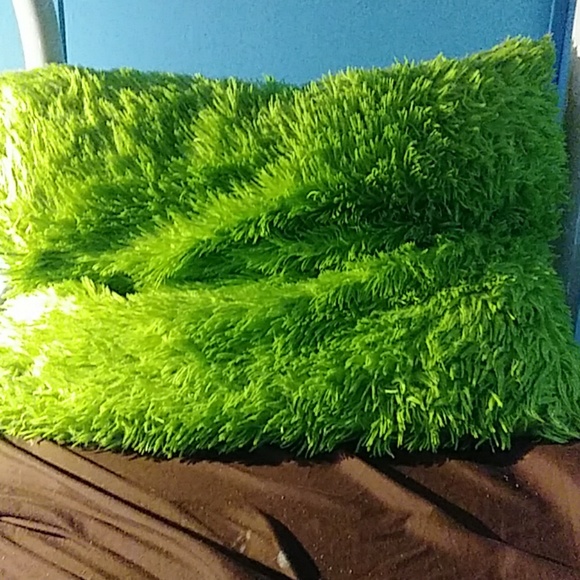 Pillow - Picture 1 of 1